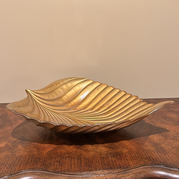 NEW Decorative Leaf Plate - Picture 3 of 13